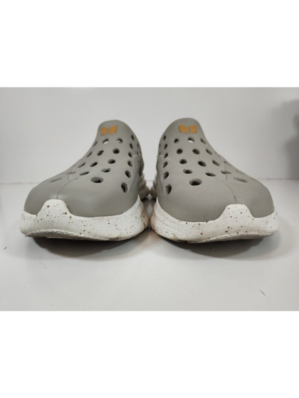 Kane Revive Active Recovery Shoes Men's 11 Gray Speckled Post Workout - Picture 3 of 9